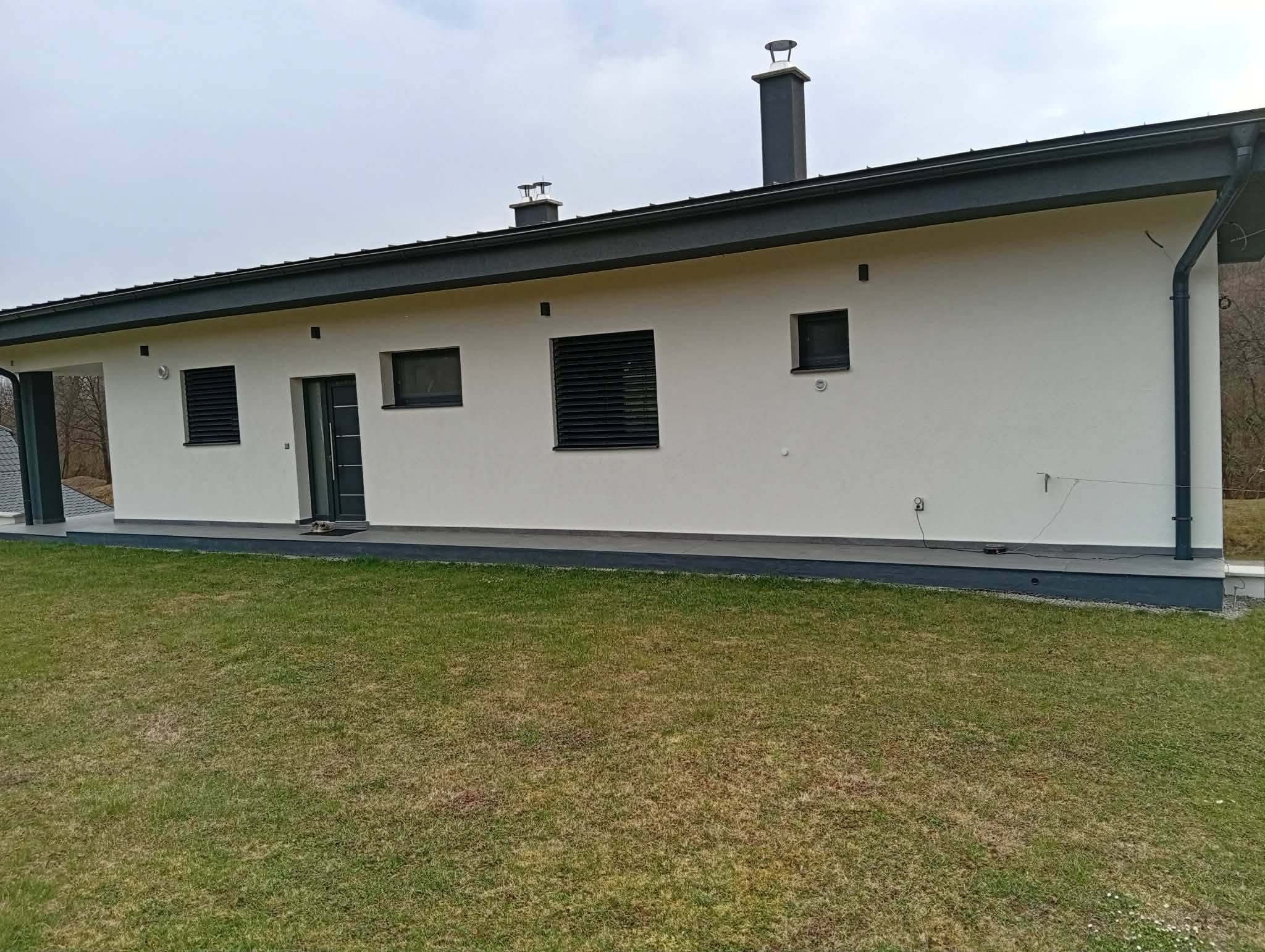 Dodávka a montáž vonkajších žalúzií, Z-90, RAL 7016 MAT – foto 3